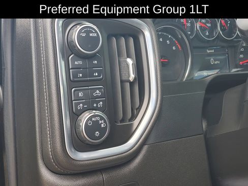 Used 2022 Chevrolet Silverado 1500 LT Trail Boss w/ Bed Protection Package AWD/4WD image 8