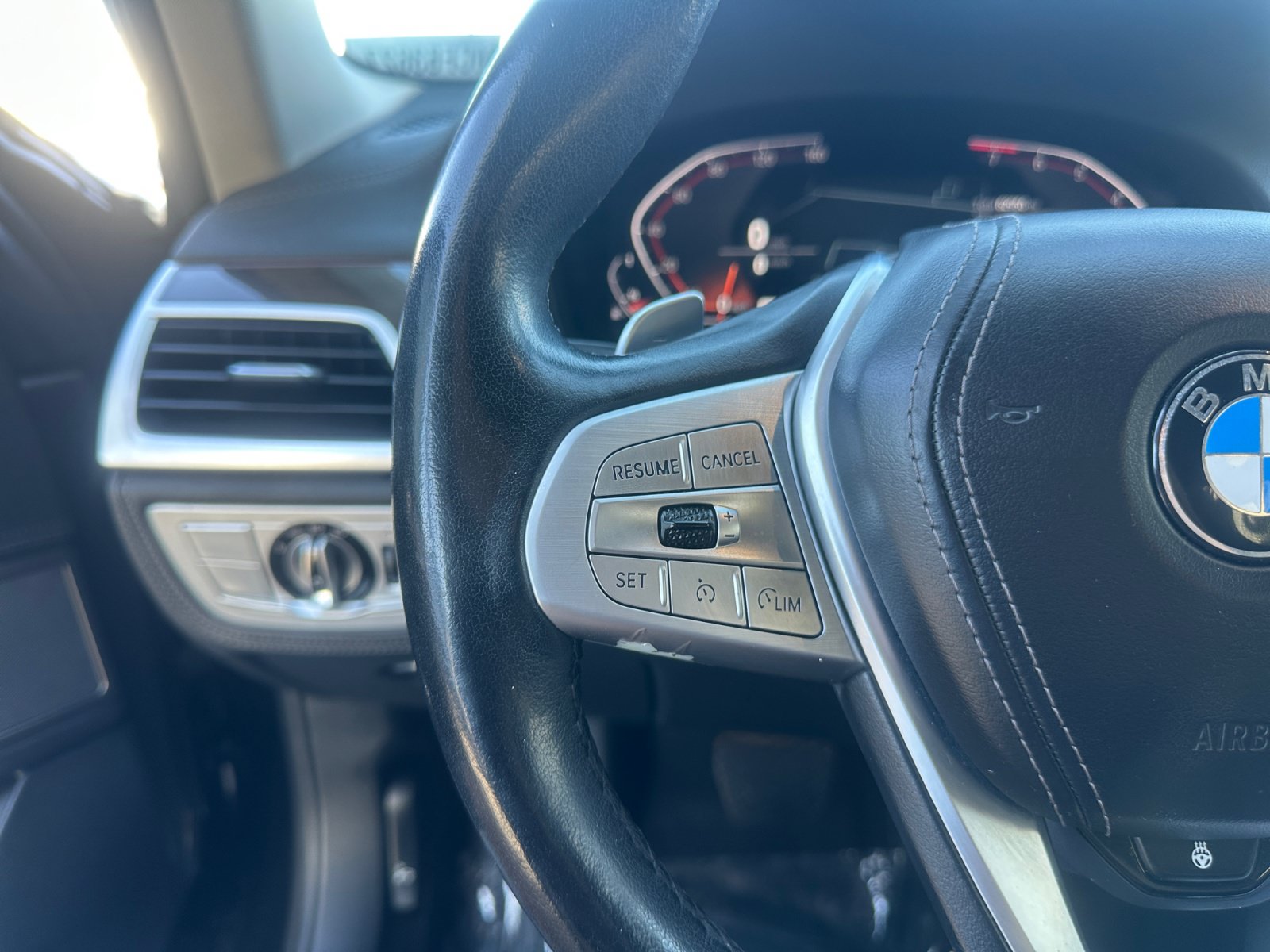 Used 2021 BMW 740i RWD image 18