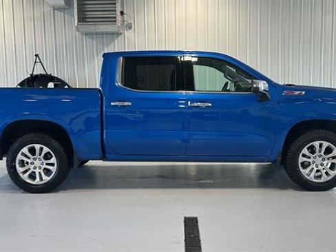 Used 2022 Chevrolet Silverado 1500 LTZ w/ Z71 Off-Road Package image 2