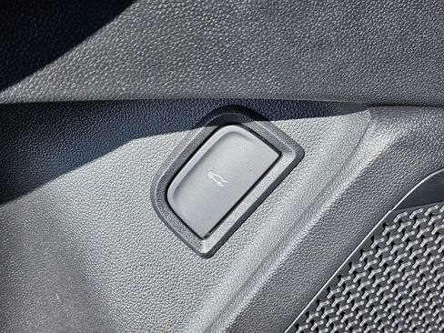 Used 2025 Chevrolet Blazer EV LT image 27