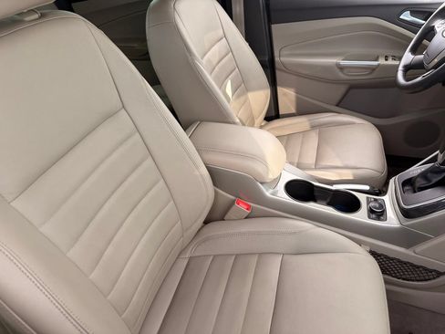 Used 2016 Ford C-MAX Energi SEL FWD image 11
