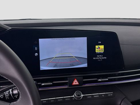 Certified 2025 Hyundai Elantra Limited image 14