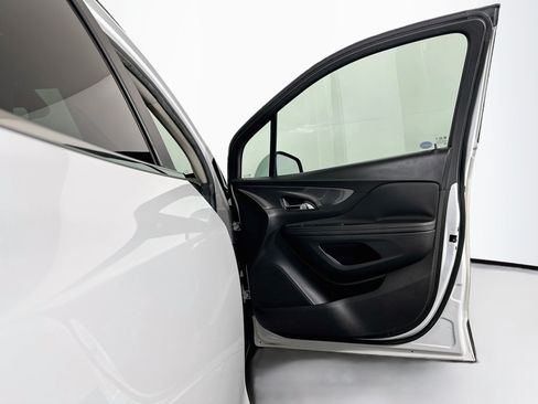 Used 2018 Buick Encore FWD image 30