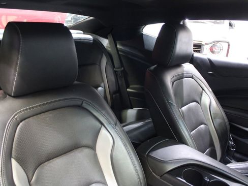 Used 2019 Chevrolet Camaro LT w/ 1LE Track Performance Package RWD image 32