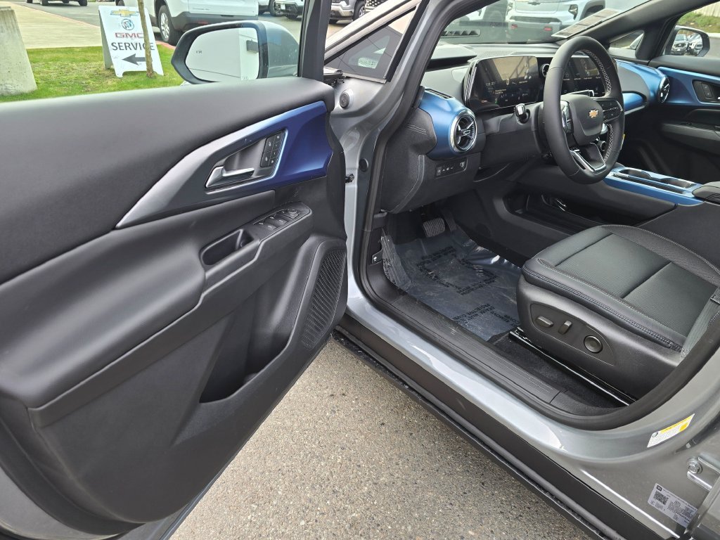 New 2026 Chevrolet Equinox EV LT w/ Convenience Package II AWD/4WD image 21