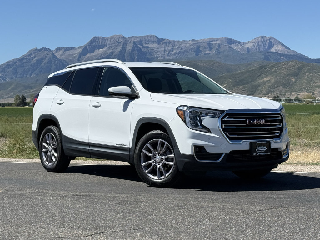 Used 2022 GMC Terrain SLT w/ Tech Package AWD/4WD image 1