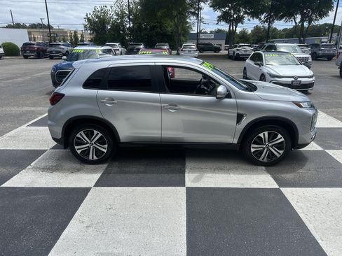 Used 2022 Mitsubishi Outlander Sport SE FWD image 3