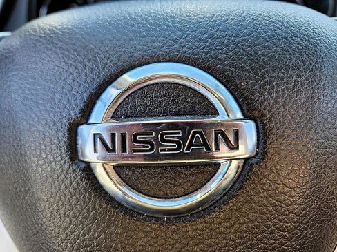 Used 2016 Nissan Rogue SL w/ SL Premium Package image 26