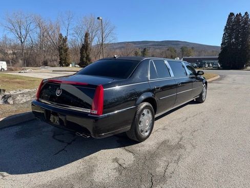 Used 2011 Cadillac DTS Limousine image 5