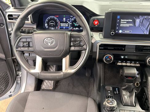 Used 2025 Toyota Tacoma TRD Off-Road image 26