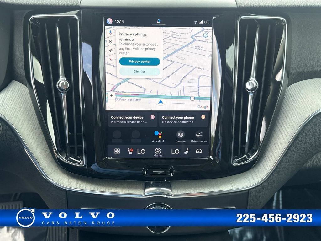 Used 2025 Volvo XC60 B5 Plus AWD/4WD image 30