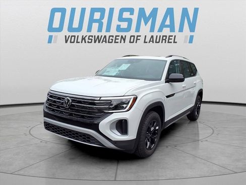 New 2026 Volkswagen Atlas Peak Edition image 7