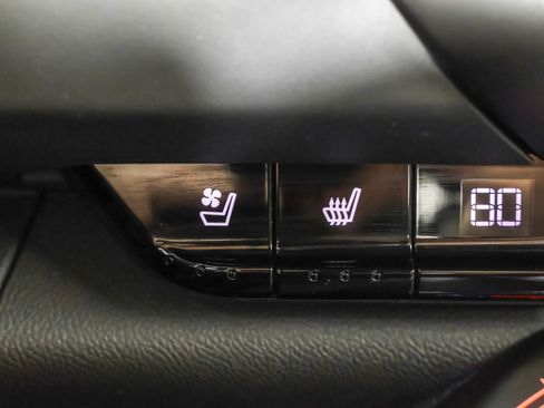 Used 2017 Chevrolet Camaro LT image 8