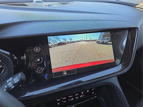 Used 2023 Buick Envision Preferred image 16