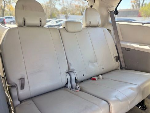 Used 2013 Toyota Sienna XLE image 16