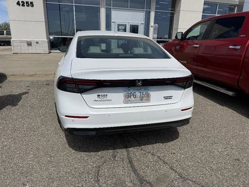 Used 2025 Honda Accord Touring image 4