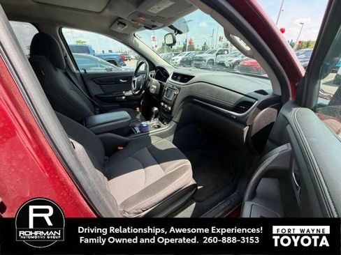 Used 2015 Chevrolet Traverse LT w/ Style and Technology Package FWD image 10