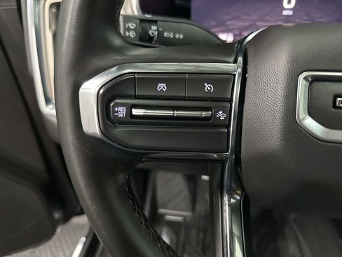 Used 2024 GMC Canyon Denali image 15