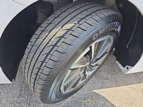 Used 2020 Hyundai Ioniq Limited image 38