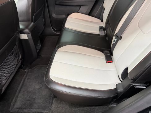 Used 2016 Chevrolet Equinox LTZ w/ Enhanced Convenience Package image 9