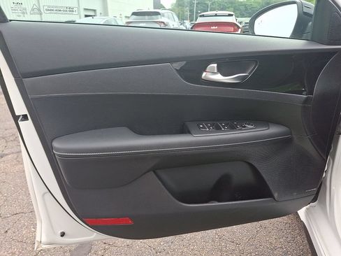Used 2024 Kia Forte GT-Line w/ GT-Line Premium Package FWD image 13
