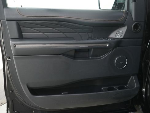 Used 2023 Ford Expedition Max Platinum AWD/4WD image 24