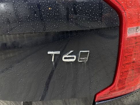 Used 2016 Volvo XC90 T6 Momentum w/ Momentum Plus Package image 28