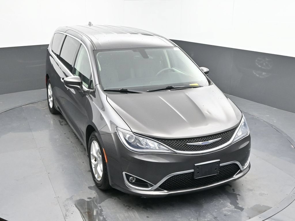 Used 2018 Chrysler Pacifica Touring Plus w/ Tire & Wheel Group FWD image 15