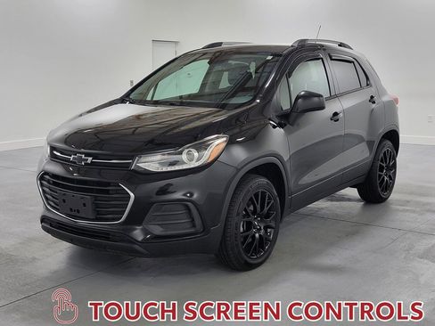 Used 2022 Chevrolet Trax LT w/ Driver Confidence Package image 5