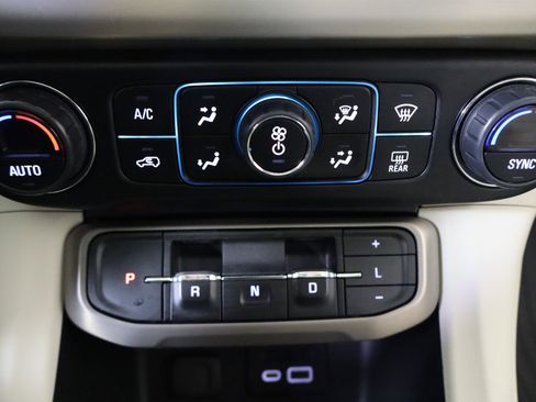 Used 2022 GMC Acadia Denali w/ Denali Ultimate Package image 28