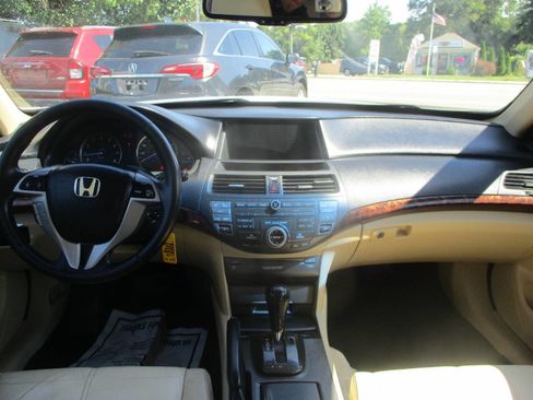 Used 2010 Honda Crosstour EX-L image 9