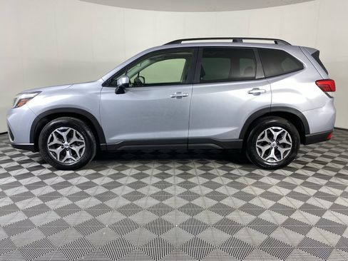 Used 2020 Subaru Forester Premium AWD/4WD image 8