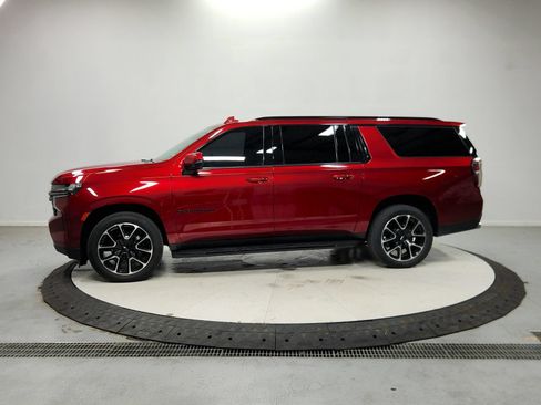 Used 2022 Chevrolet Suburban RST w/ Sport Performance Package AWD/4WD image 5