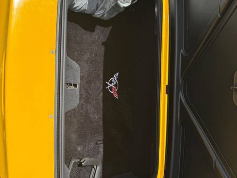 Used 2004 Chevrolet Corvette Z06 w/ Memory Package RWD image 19