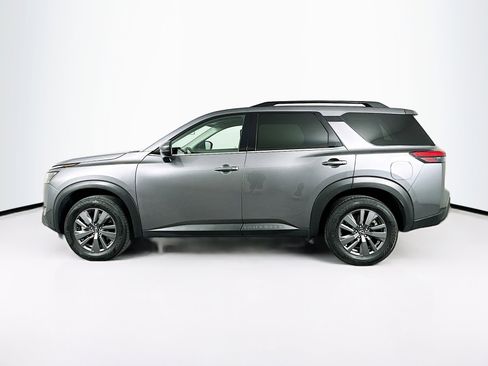 Used 2025 Nissan Pathfinder SV FWD image 4