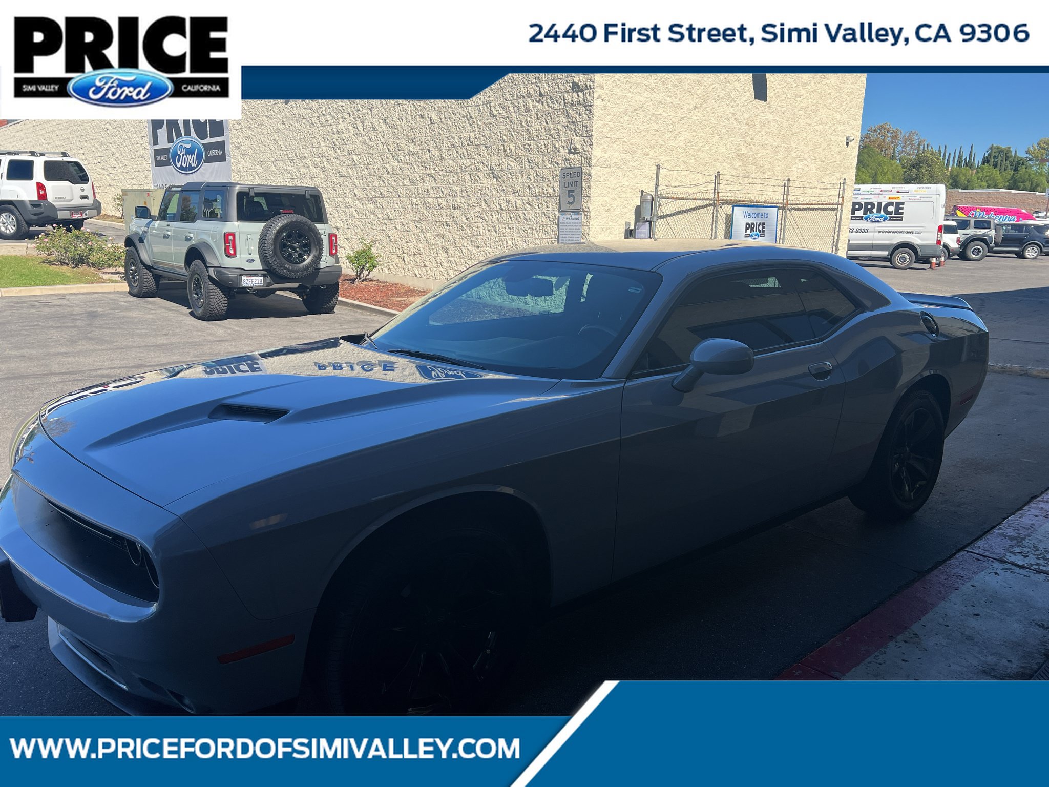 Used 2020 Dodge Challenger SXT RWD image 1