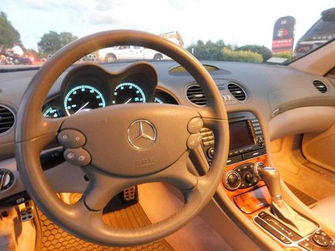 Used 2007 Mercedes-Benz SL 550 image 13