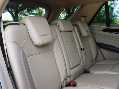 Used 2015 Mercedes-Benz ML 350 2WD w/ Premium 1 Package image 19