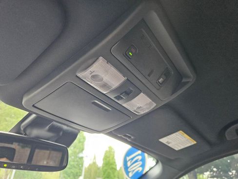 Used 2021 Nissan Titan Platinum Reserve AWD/4WD image 30