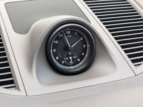 Certified 2025 Porsche Macan image 21