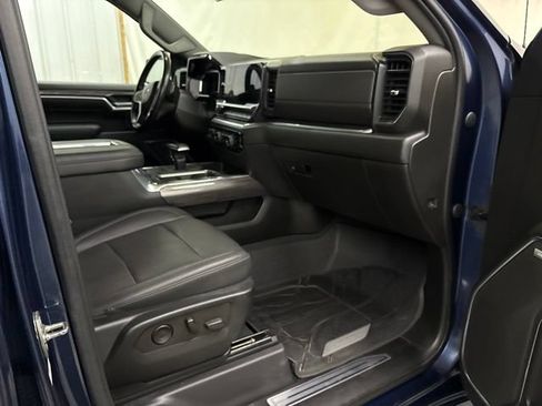 Used 2022 Chevrolet Silverado 1500 LTZ w/ LTZ Convenience Package II AWD/4WD image 27