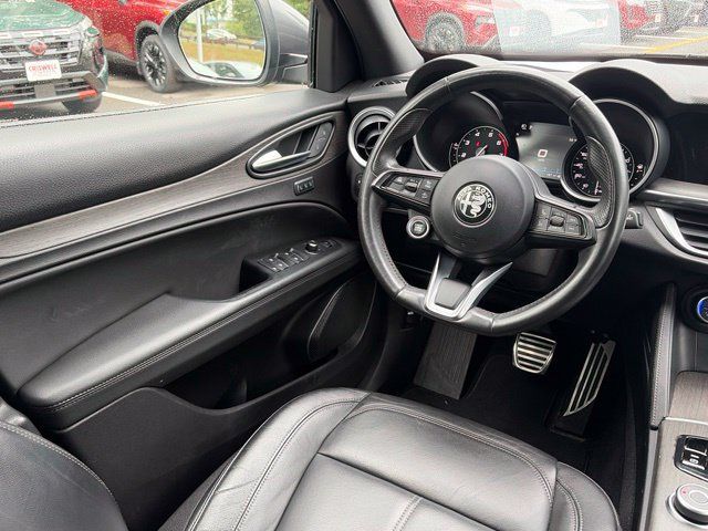 Used 2022 Alfa Romeo Stelvio Ti AWD/4WD image 45