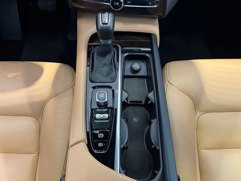 Used 2019 Volvo XC90 T6 Momentum w/ Protection Package AWD/4WD image 45