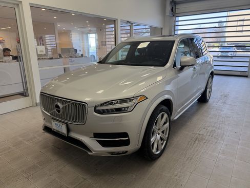 Used 2018 Volvo XC90 T6 Inscription w/ Convenience Package image 3