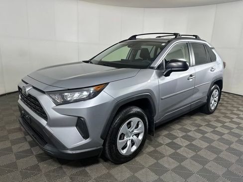 Used 2019 Toyota RAV4 LE image 8