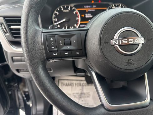 Used 2024 Nissan Rogue SV image 22