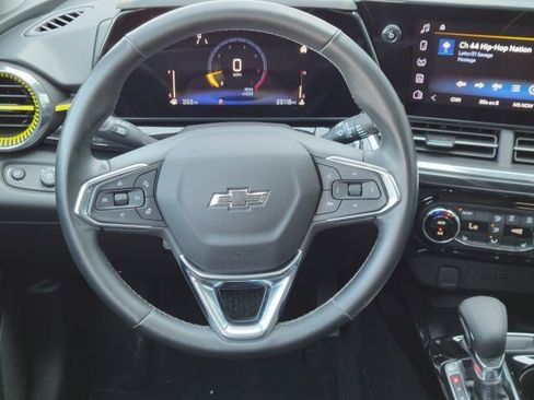 Used 2024 Chevrolet Trax ACTIV w/ Sunroof Package FWD image 33