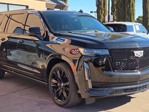 Used 2023 Cadillac Escalade ESV Sport Platinum AWD/4WD image 12