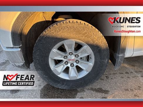 Used 2024 GMC Sierra 1500 SLE image 9