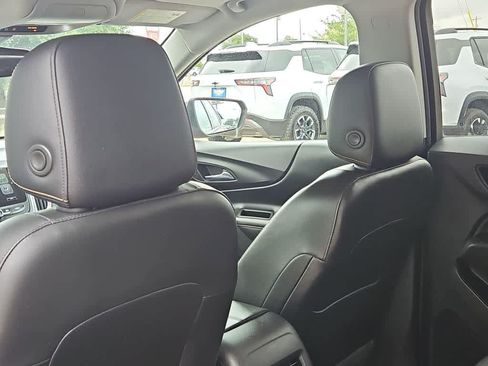 Used 2018 Chevrolet Equinox Premier FWD image 16